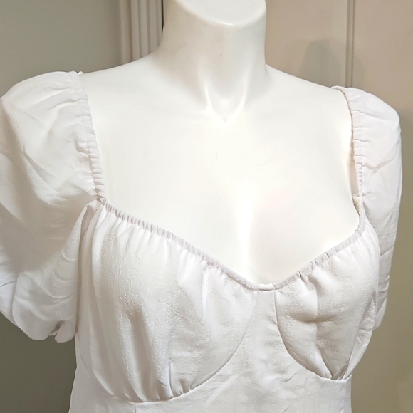 Divided White Sheath Mini Dress with Puff Sleeves - Picture 4 of 5